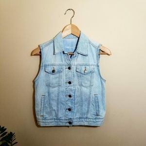 GAP light acid wash denim vest